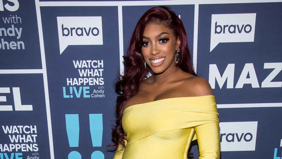 RHOA Porsha Williams takes makeup free selfie with newborn baby