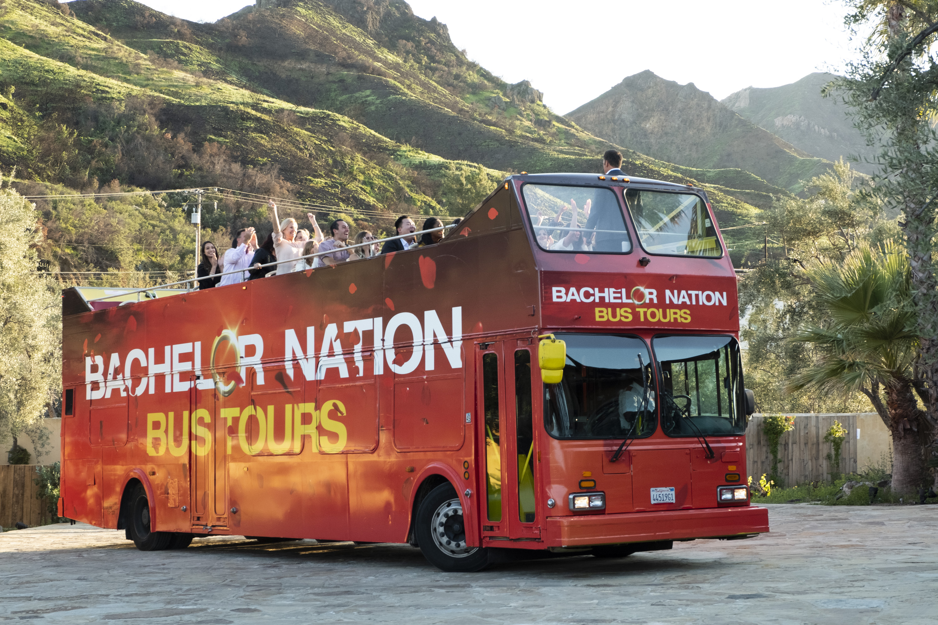 Bachelorette reunion special bachelor nation tour bus