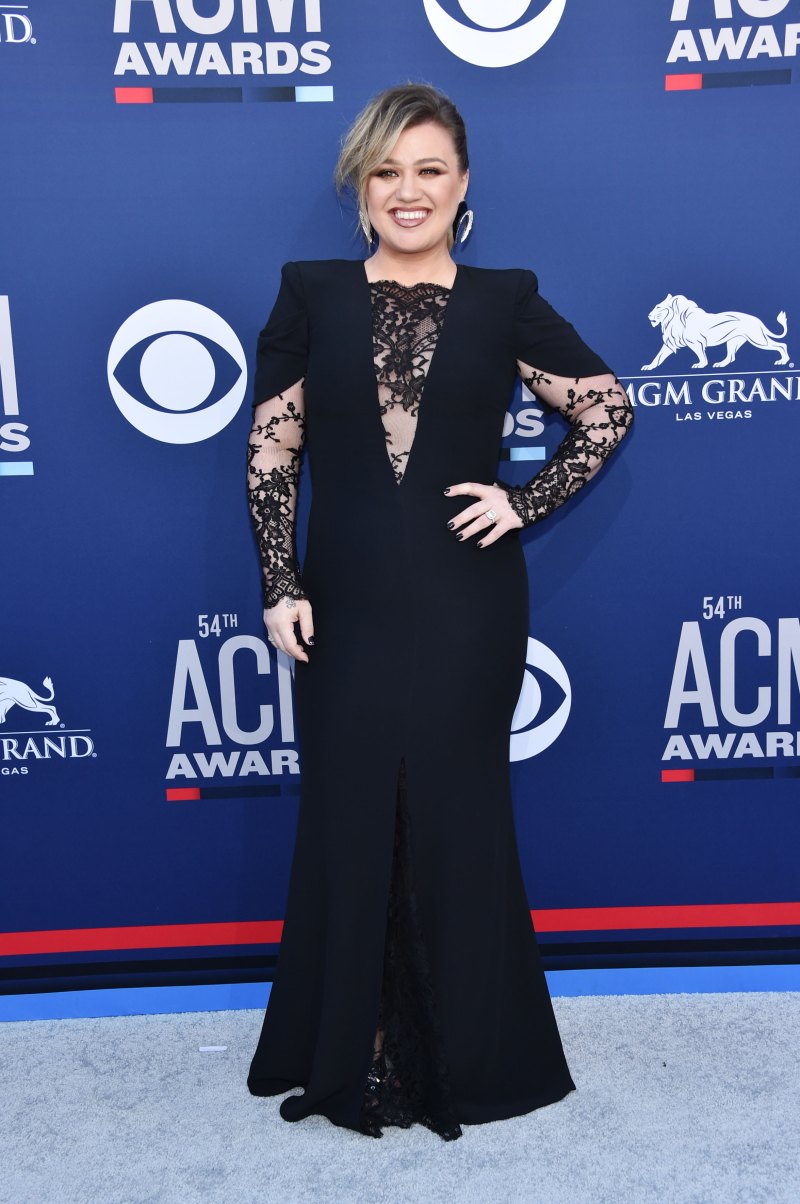 Kelly Clarkson 54th Academy Of Country Music Awards - Arrivals