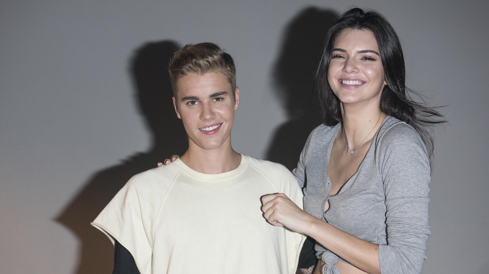 Hailey Baldwin Reacts To Justin Biebers Pic With Kendall Jenner