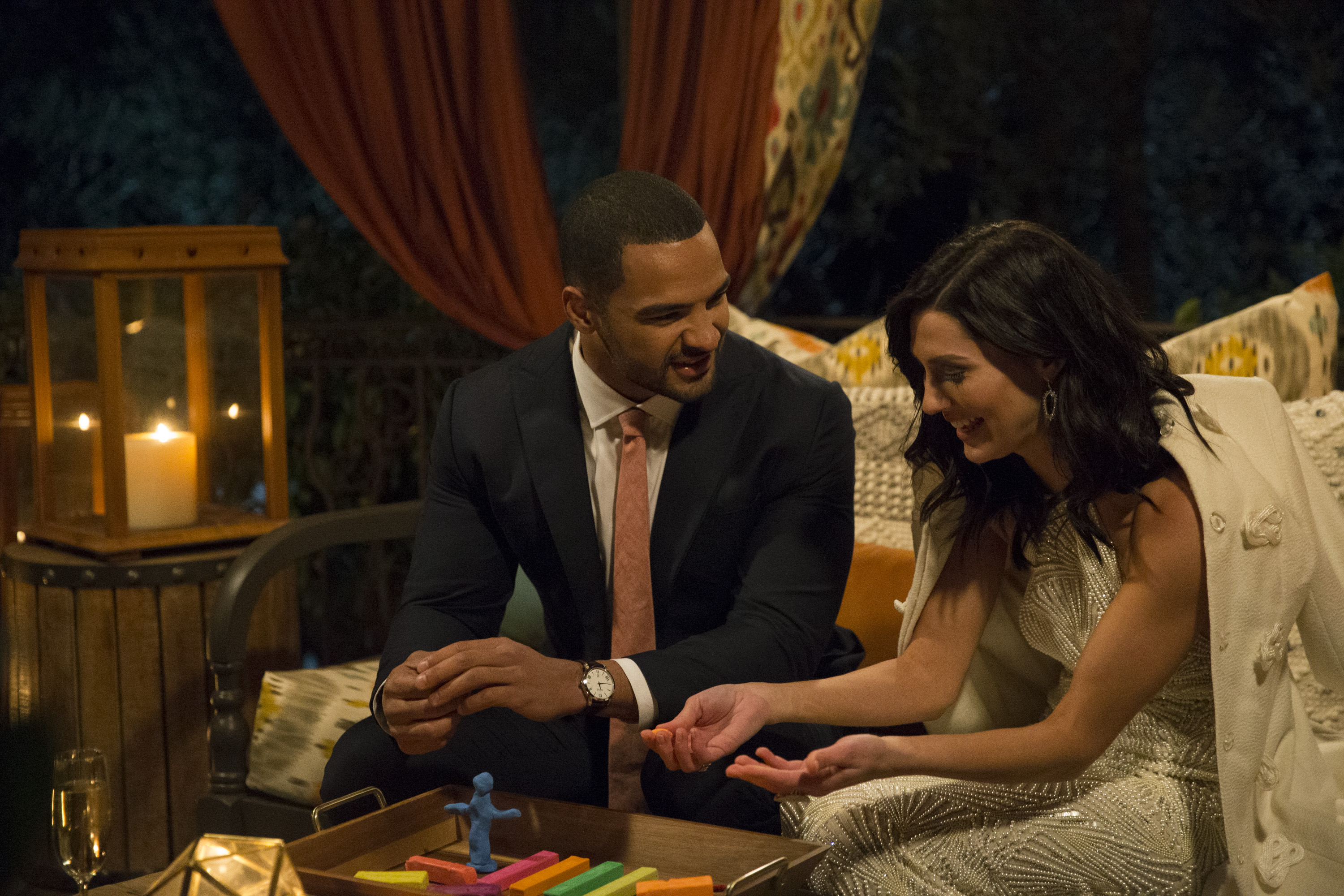 Becca Kufrin the bachelorette clay harbor night one molding clay