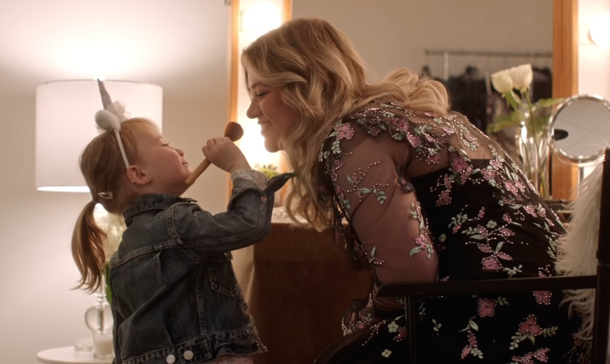 Kelly Clarkson and River Rose