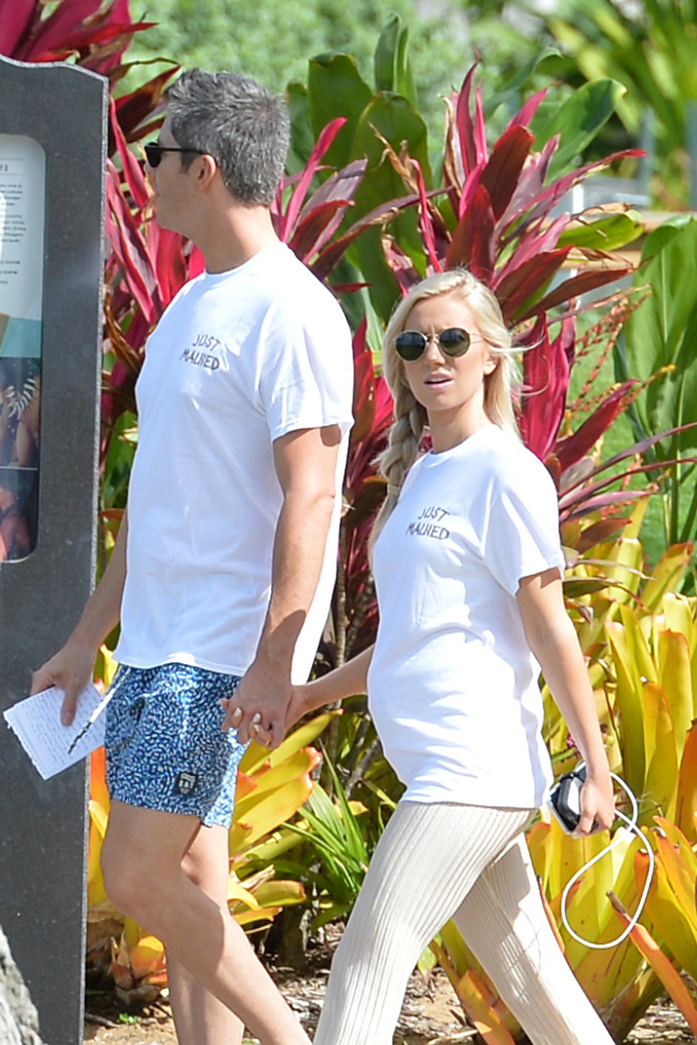 Bachelor Arie Luyendyk Jr and Lauren Burnham hawaii wedding