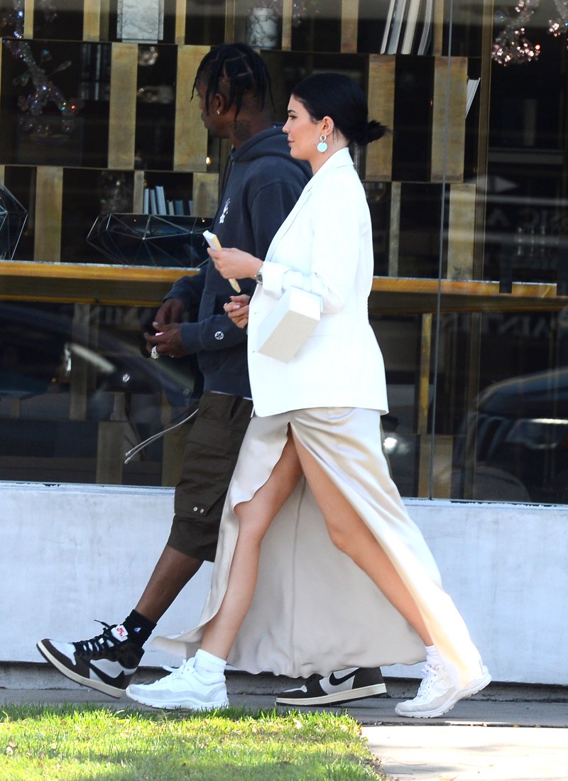 Kylie Jenner Travis Scott holding hands shopping