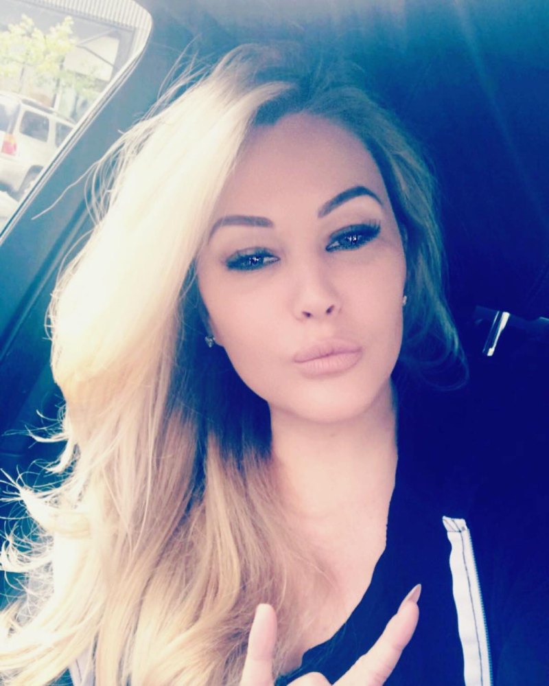 Playboy model Shanna Moakler tummy tuck confident bikini selfie