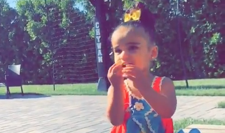 Dream Kardashian Blac Chyna Instagram easter egg hunt