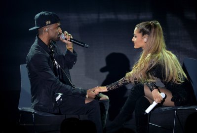 ariana grande and big sean performing