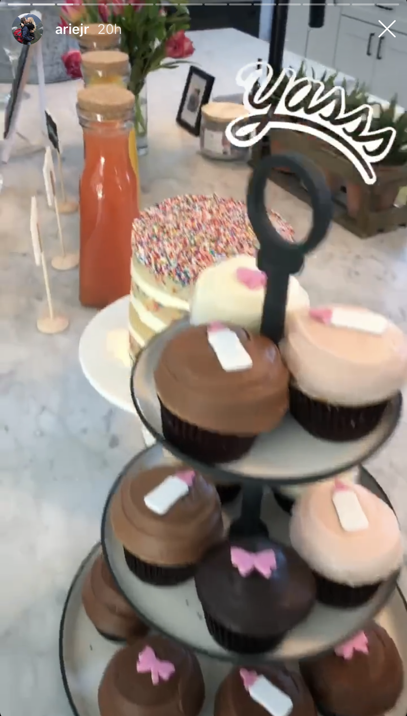 bachelor-arie-luyendyk-lauren-burnham-baby-shower