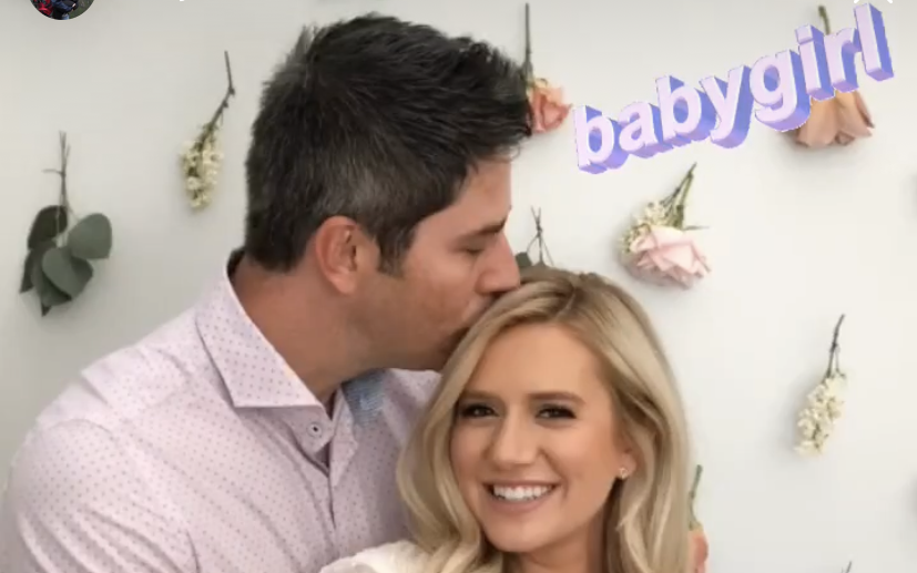 bachelor-arie-luyendyk-lauren-burnham-baby-shower