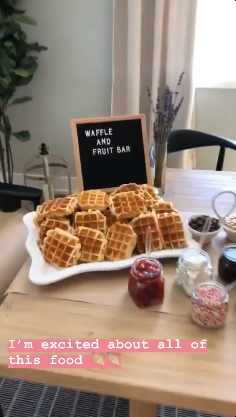 bachelor-arie-luyendyk-lauren-burnham-baby-shower