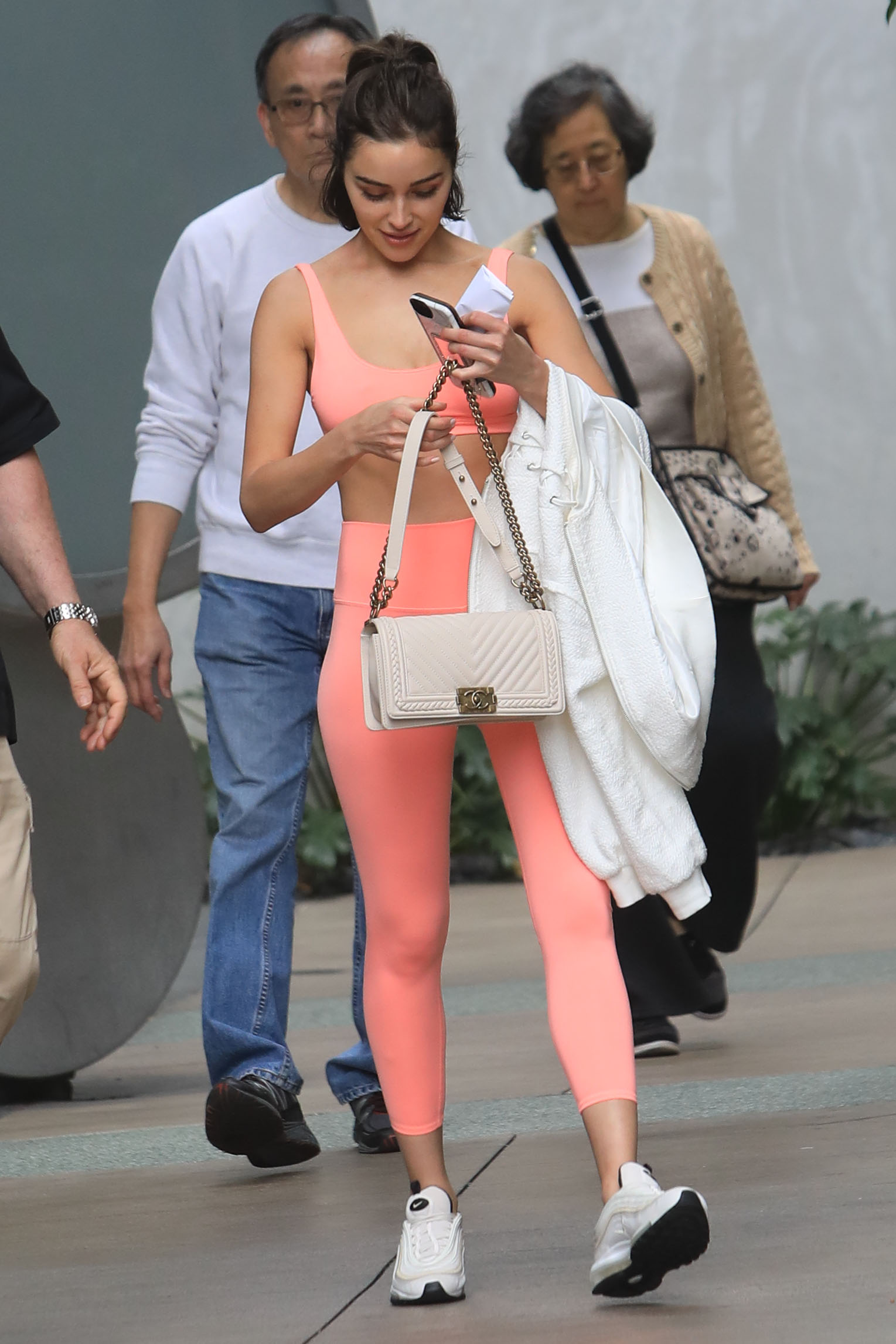 olivia-culpo-sports-bra-leggings-sports-illustrated