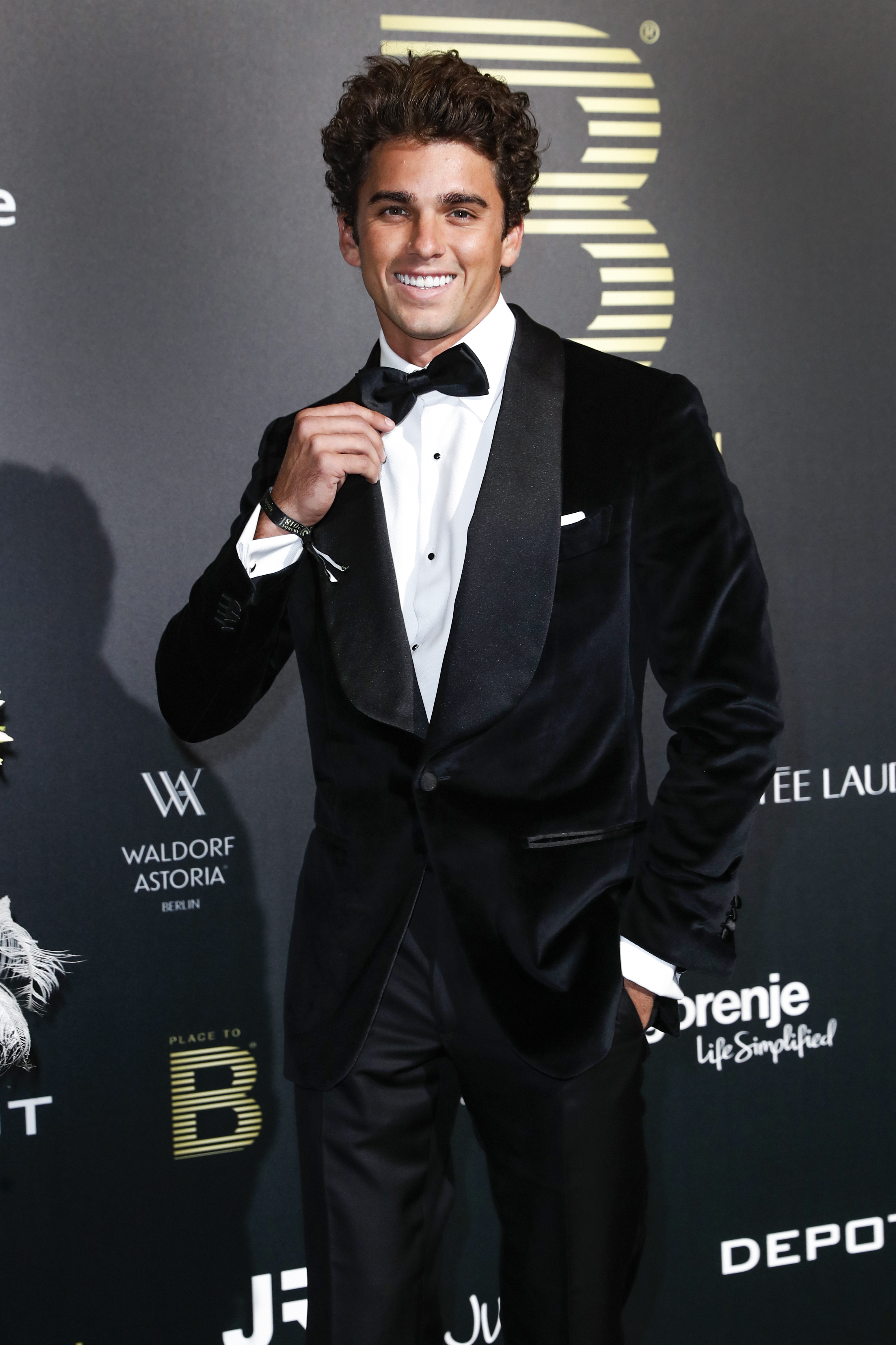 Jay Alvarrez