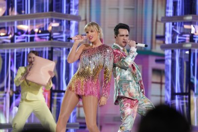 Taylor Swift Brendon Urie 2019 BBMAs Me performance