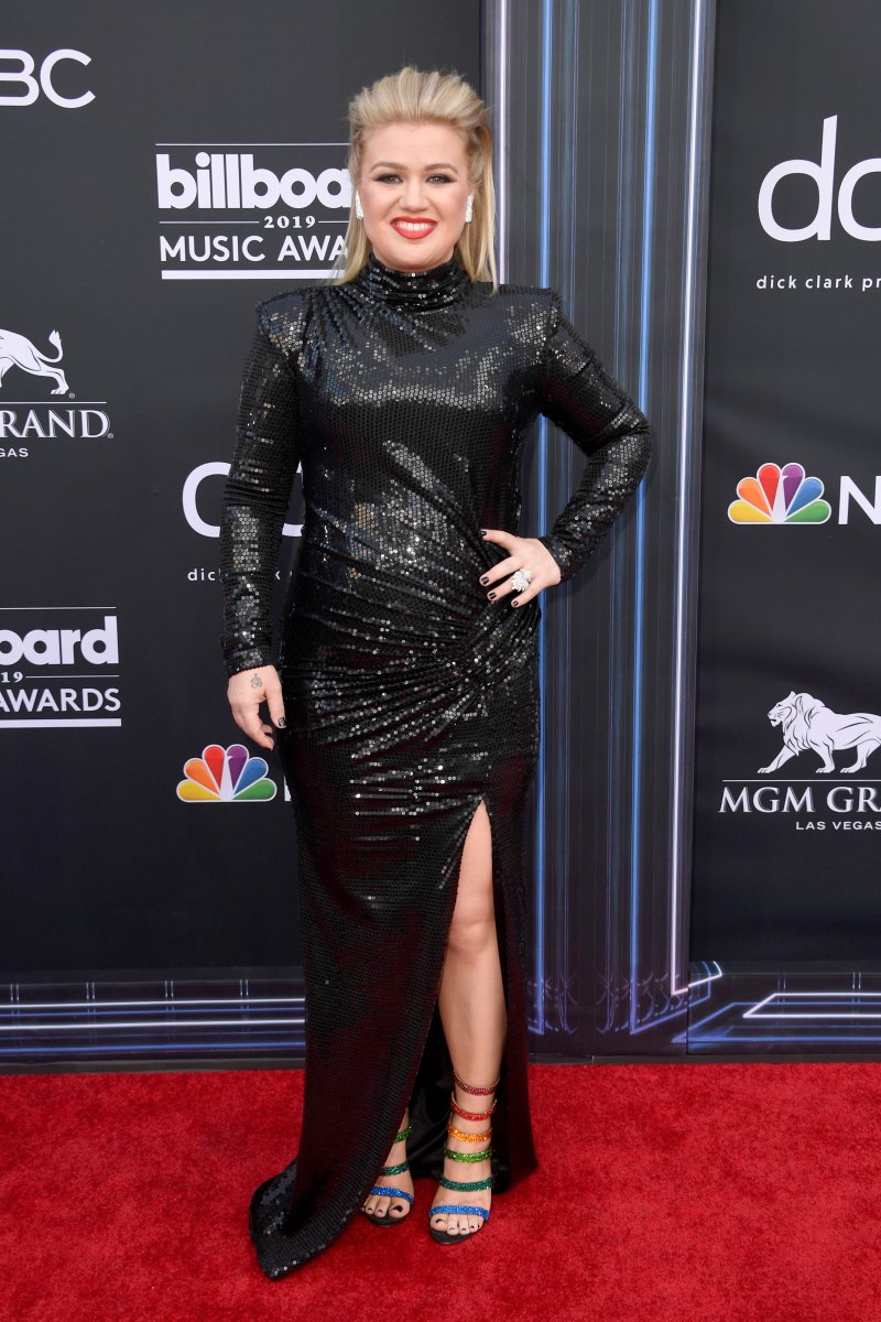 Kelly Clarkson 2019 Billboard Music Awards sparkly black turtleneck longsleeve dress