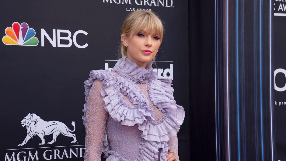 Taylor Swift 2019 bbmas purple ruffle dress
