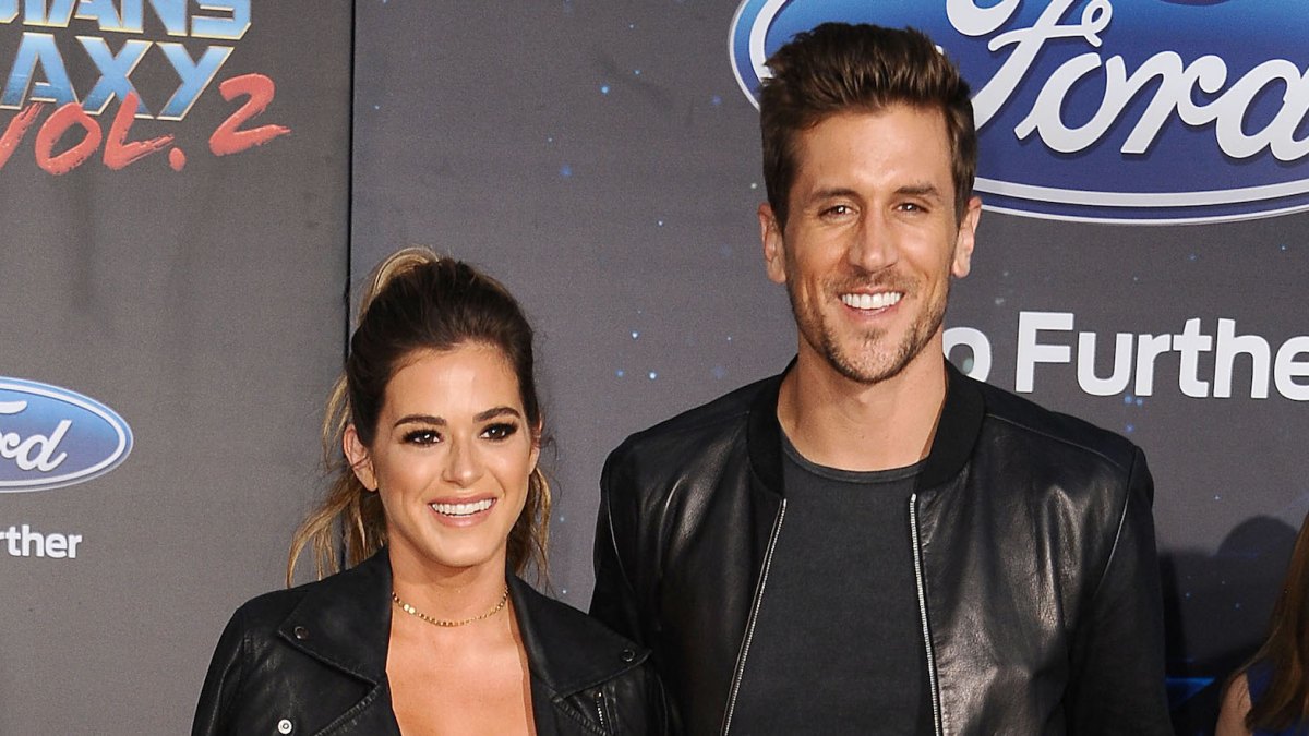 JoJo Fletcher Jordan Rodgers pregnant baby announcement bachelorette baby bachelor nation