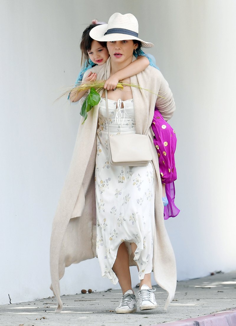 Jenna Dewan Everly Piggyback Ride