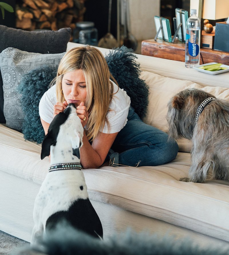 Jennifer Aniston Best celeb dog moms