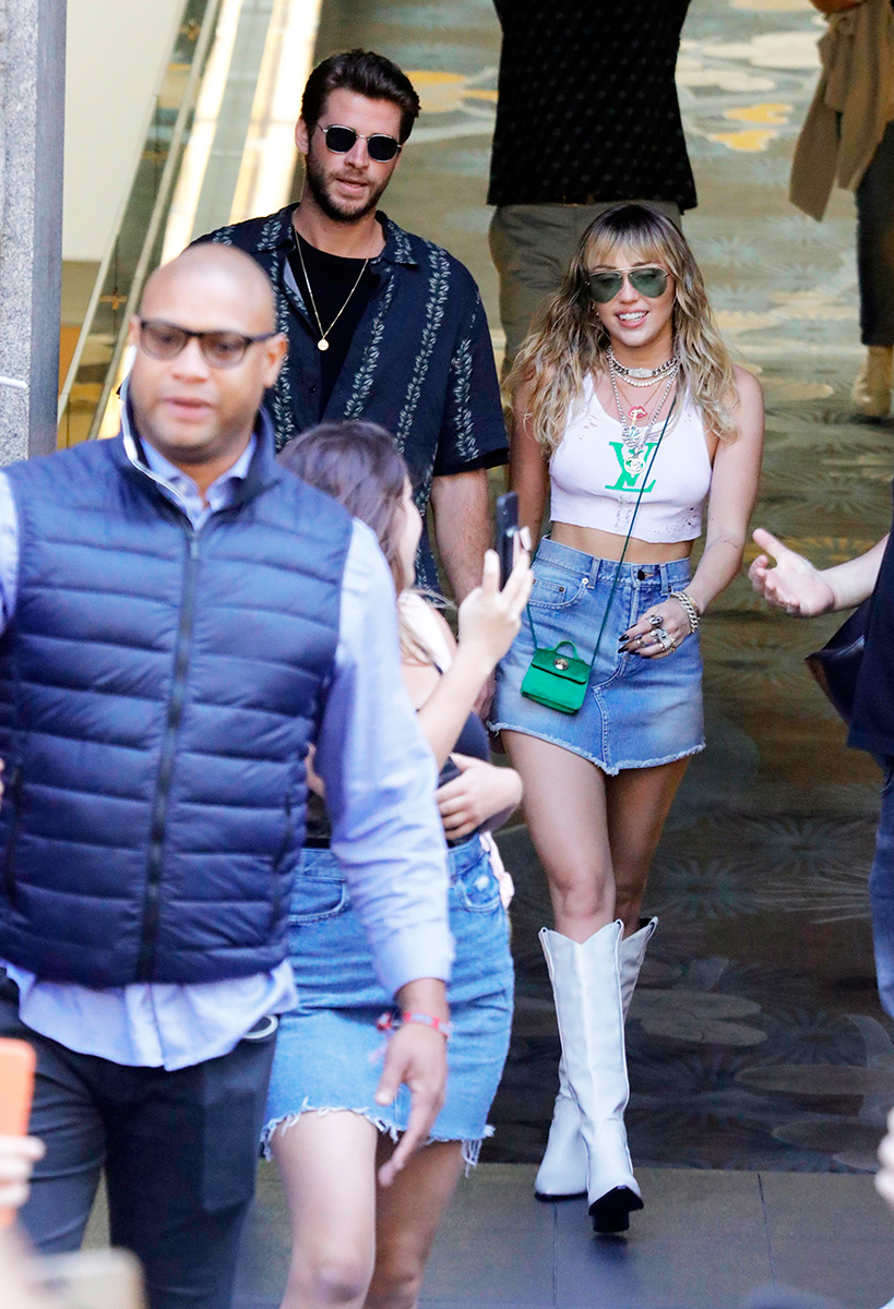 Miley Cyrus Liam Hemsworth Mandarin Hotel