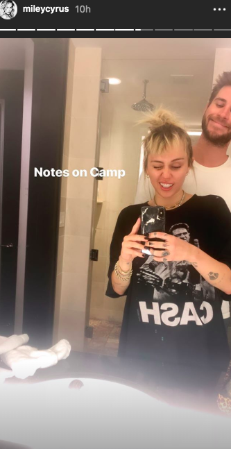 Miley Cyrus Liam Hemsworth met gala selfie notes on camp