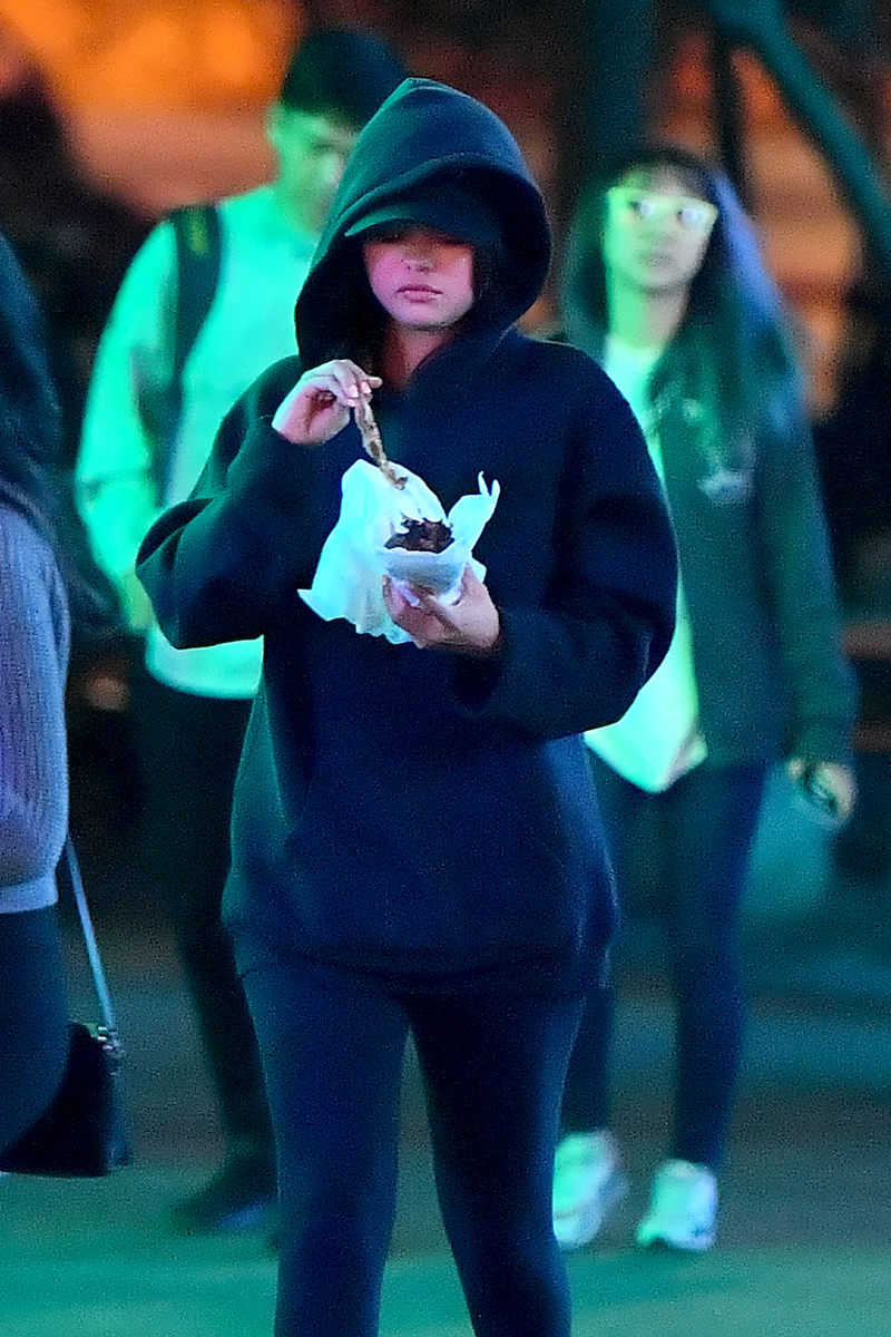 Selena Gomez happy Disneyland