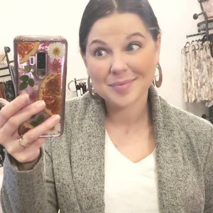 Amy Duggar pregnant maternity pants counting on duggars