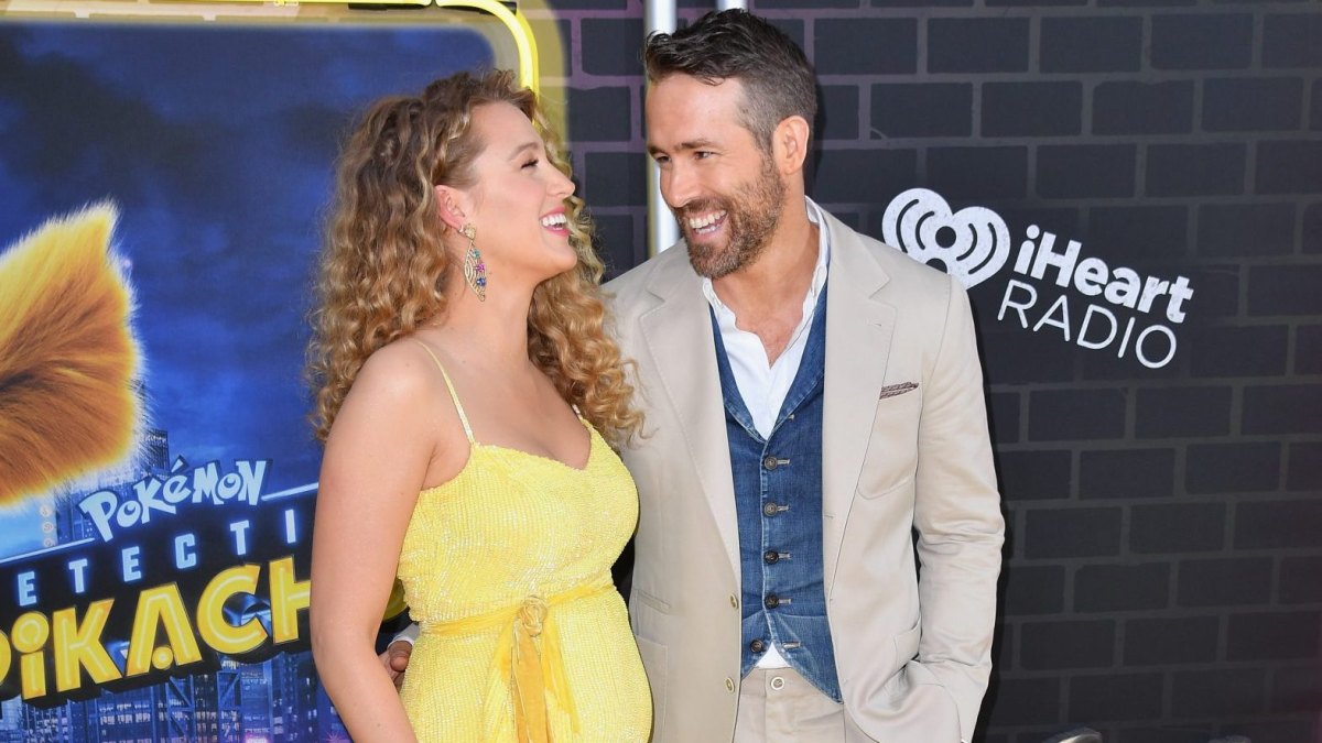 blake lively pregnant ryan reynolds detective pikachu
