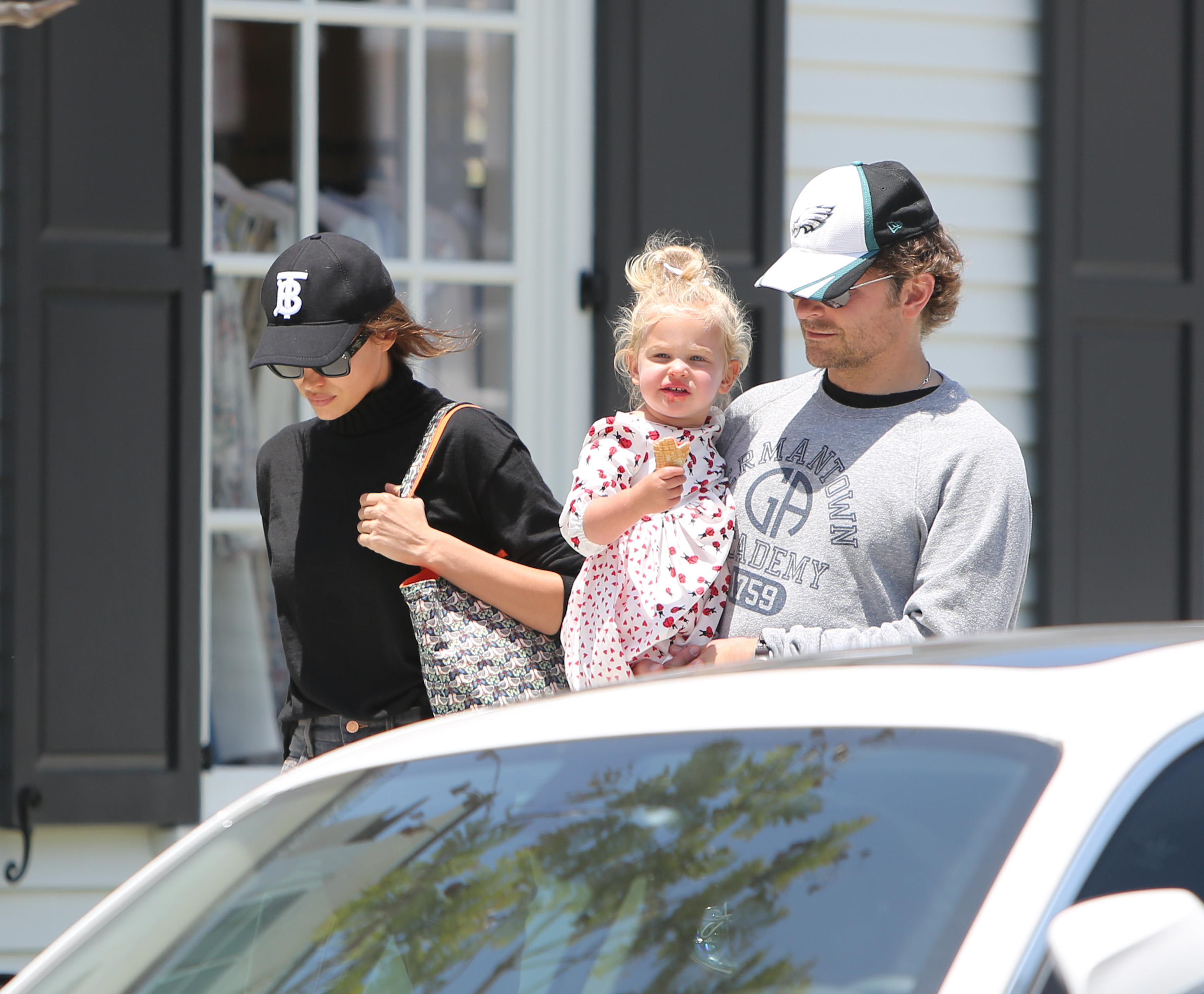 bradley-cooper-irina-shayk-lea