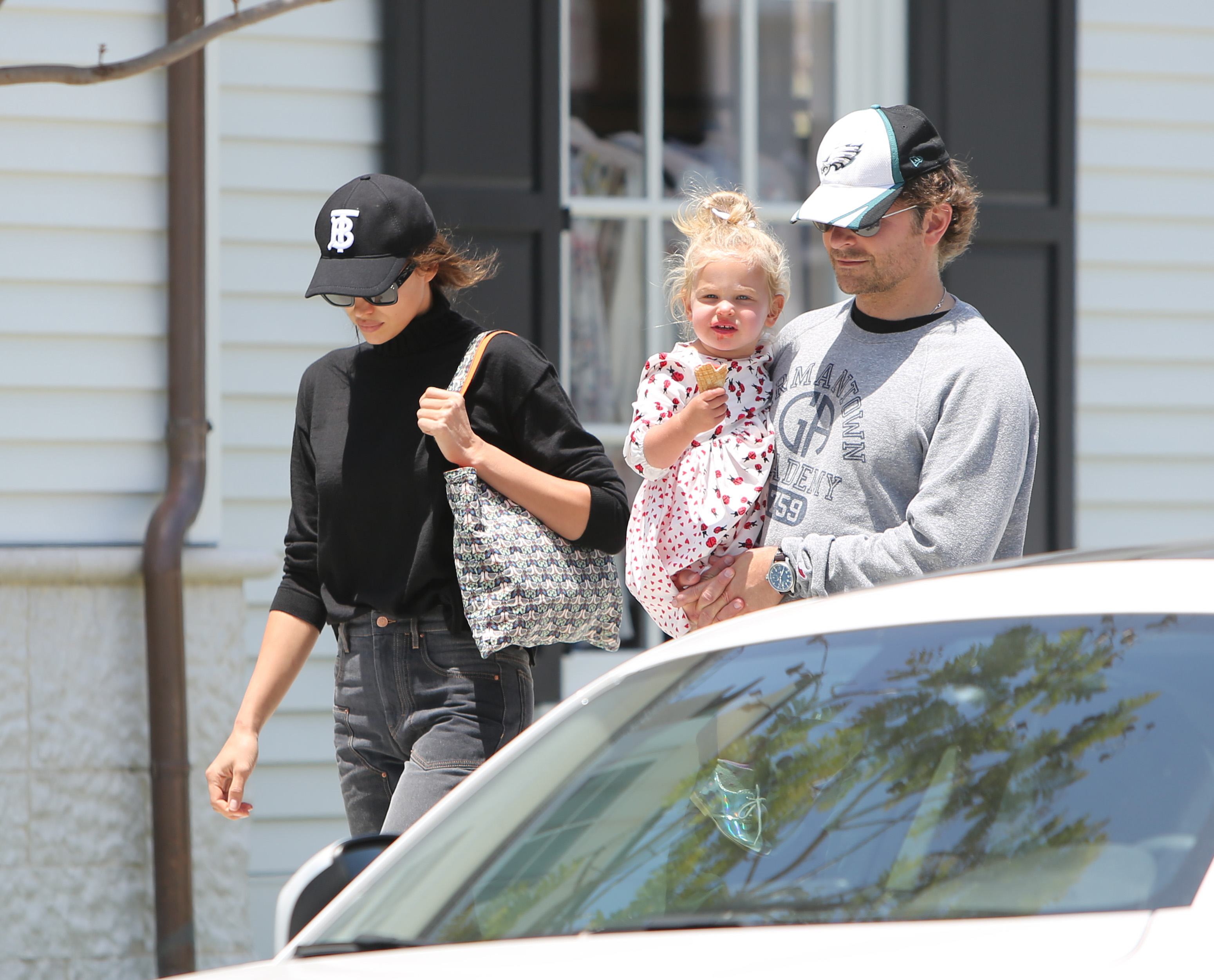 bradley-cooper-irina-shayk-lea