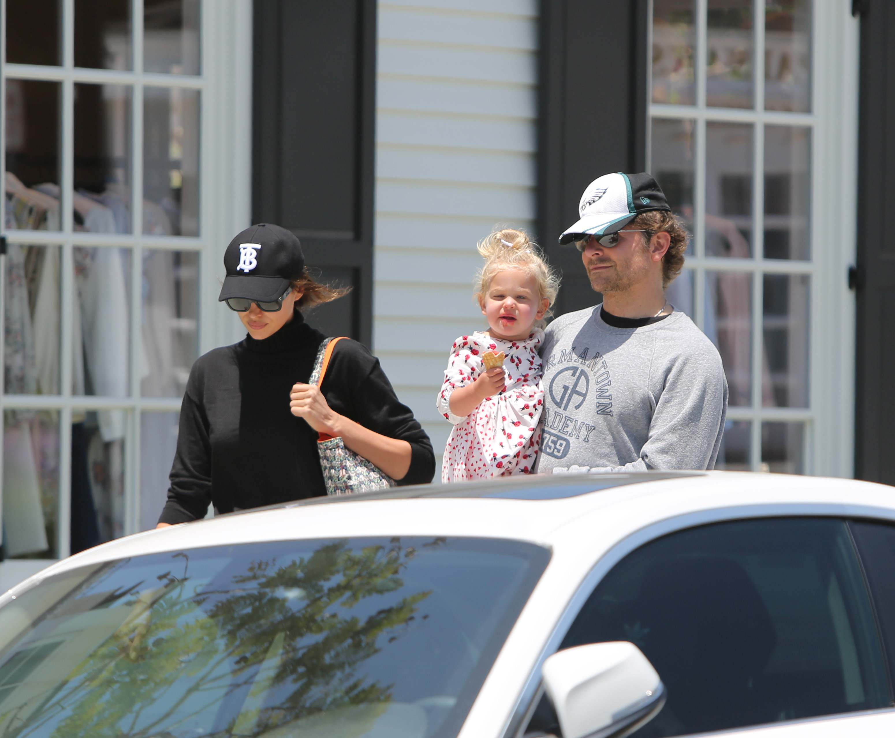 bradley-cooper-irina-shayk-lea