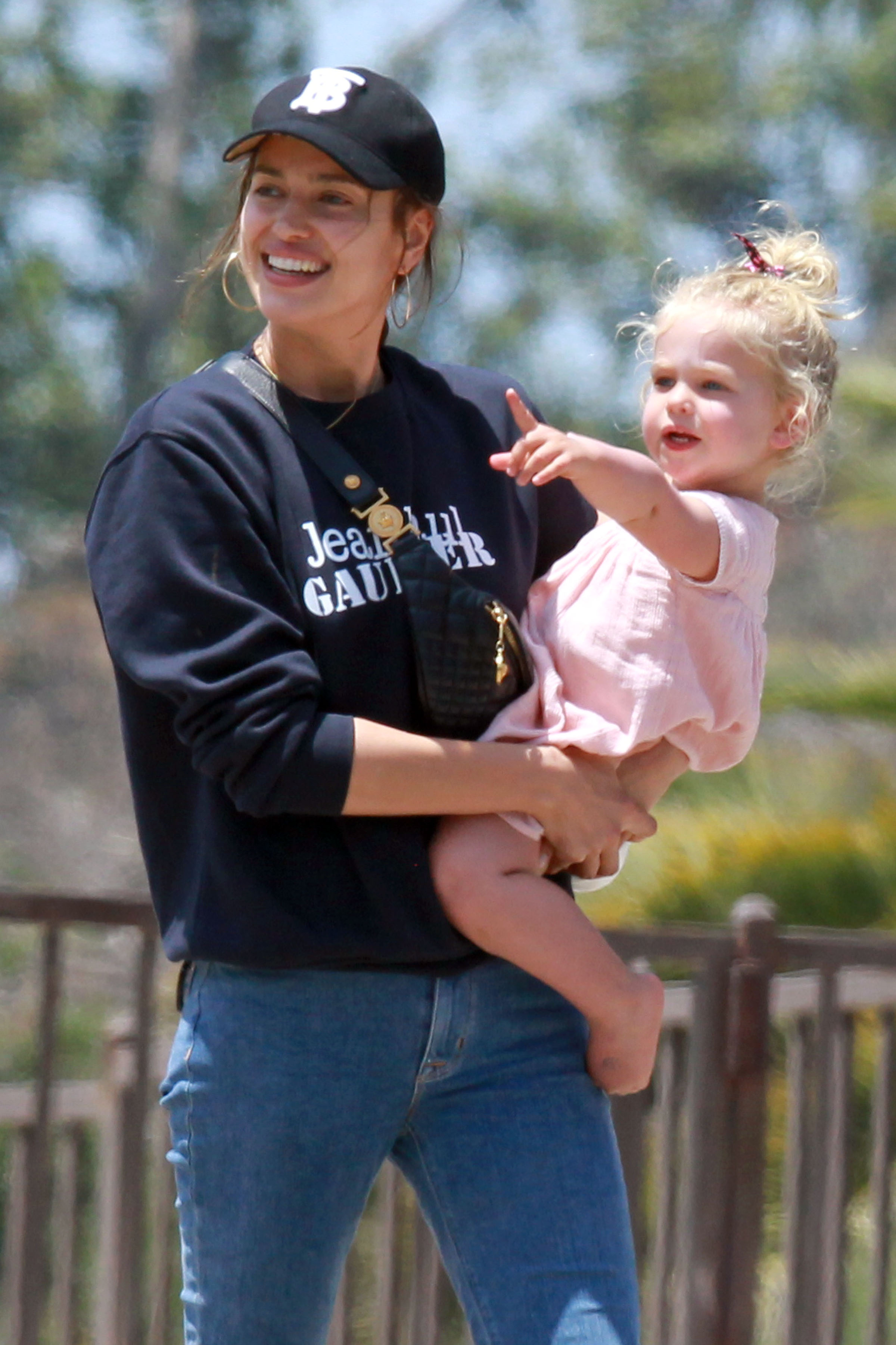 irina-shayk-daughter-lea-los-angeles