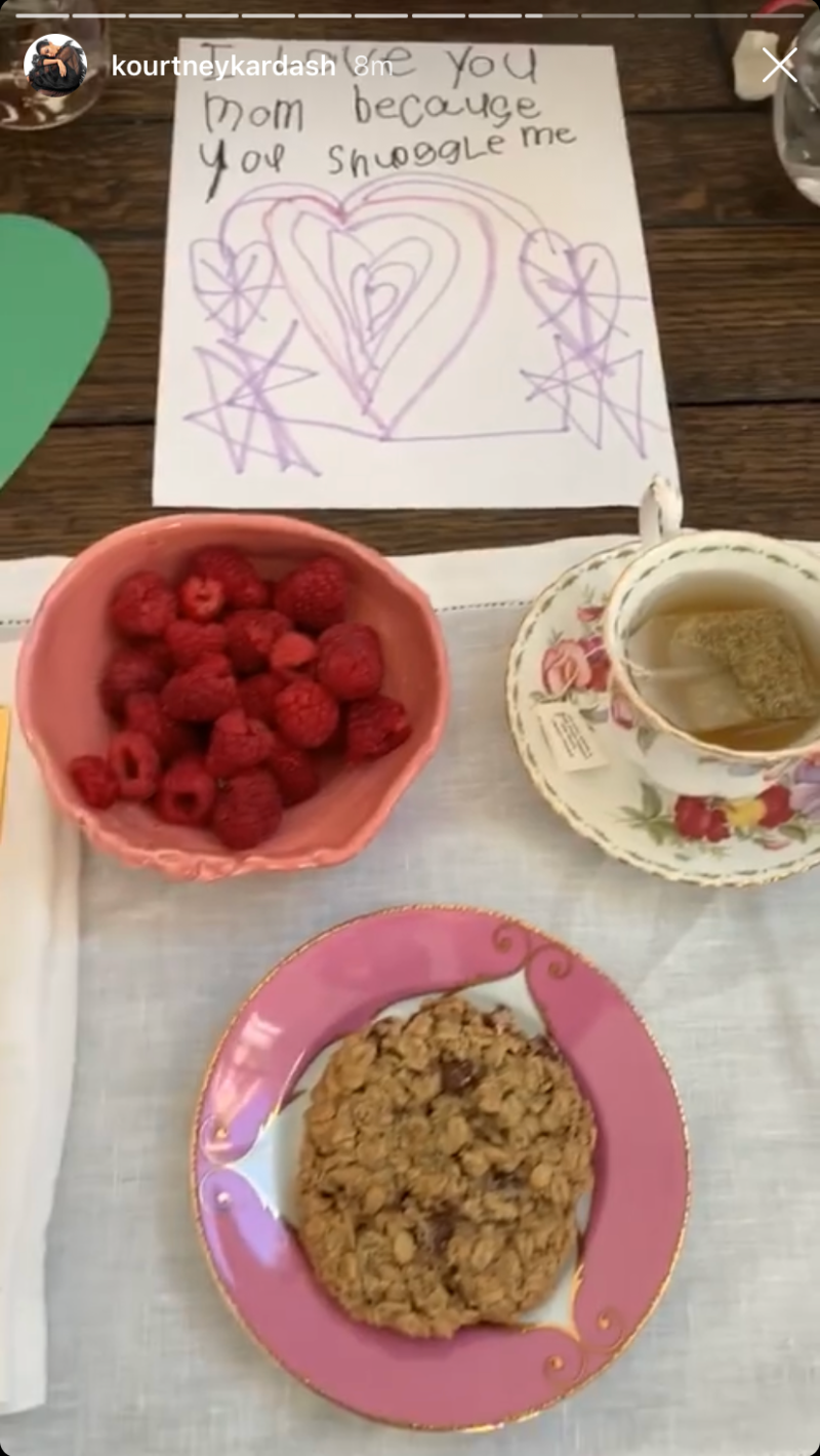 kourtney-kardashian-mothers-day-breakfast