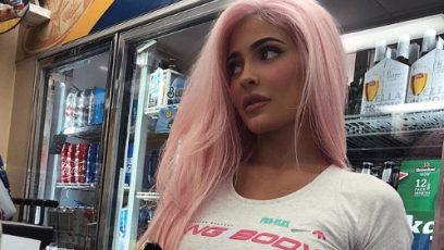 kylie-jenner-pink-hair