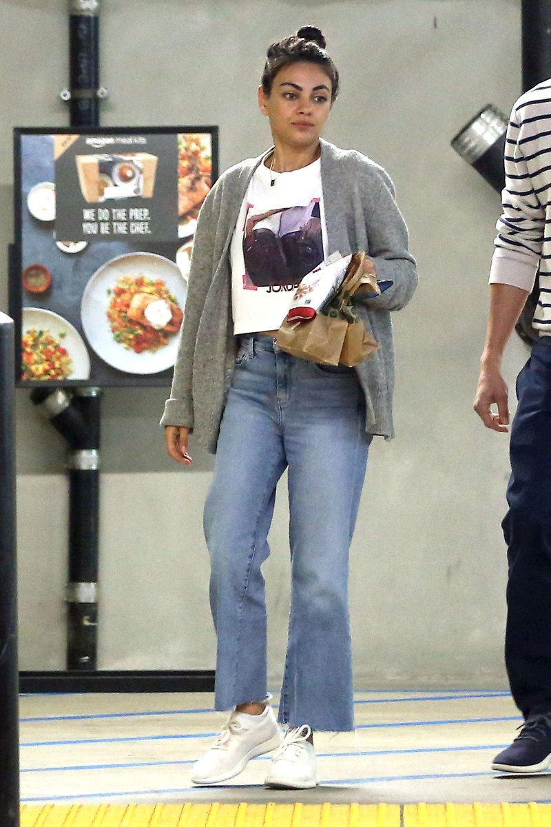 mila-kunis-ashton-kutcher-flowers