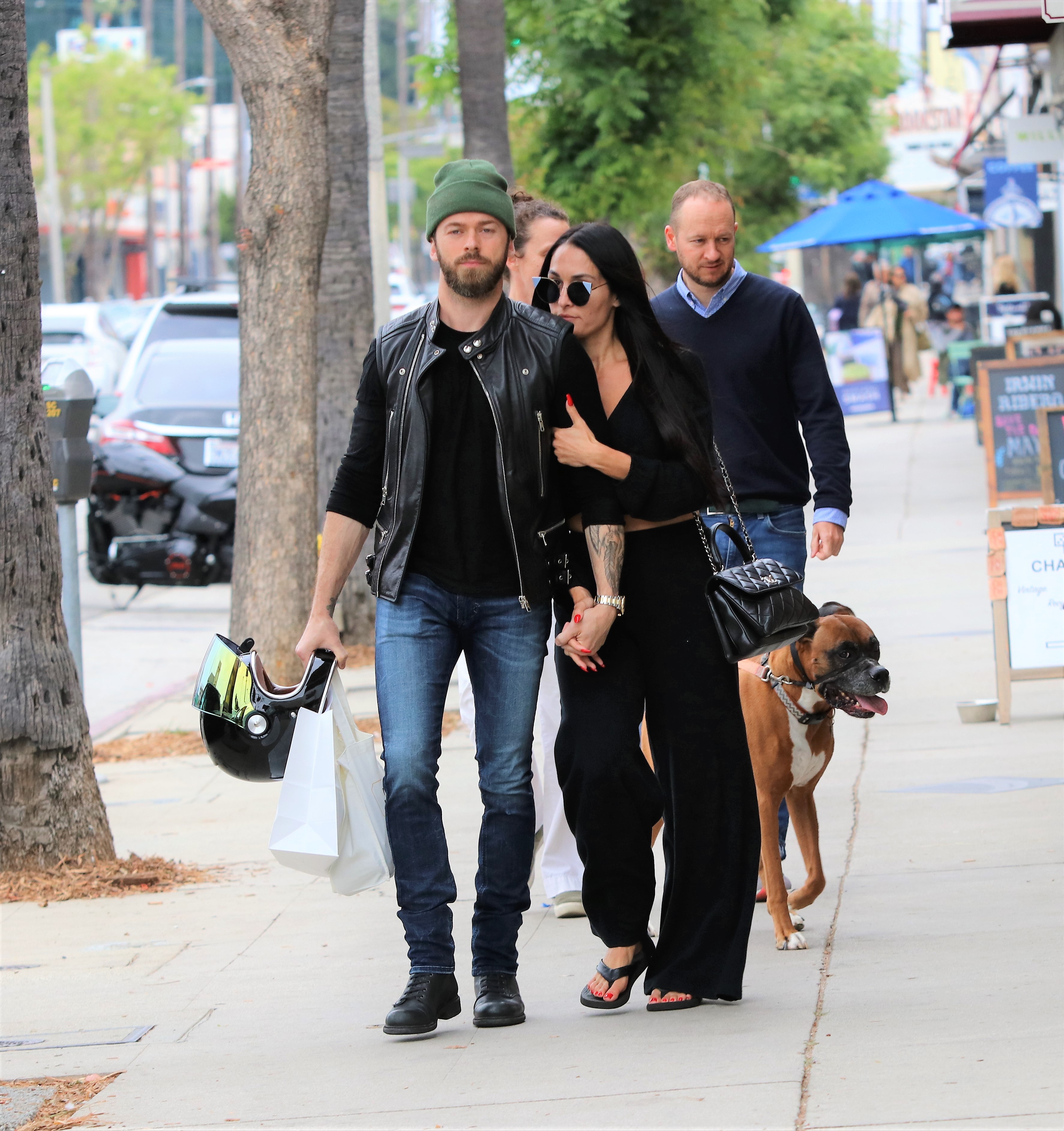 nikki-bella-artem-chigvintsev-kiss
