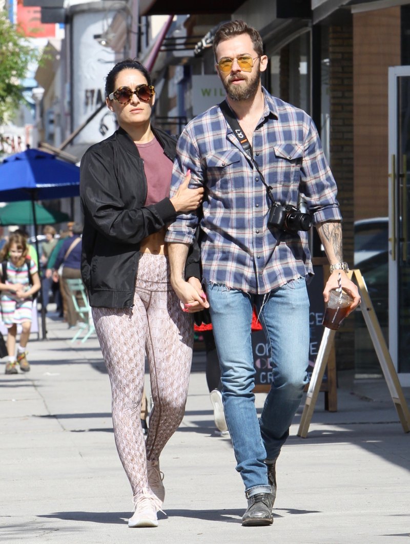 nikki-bella-artem-chigvintsev-pda
