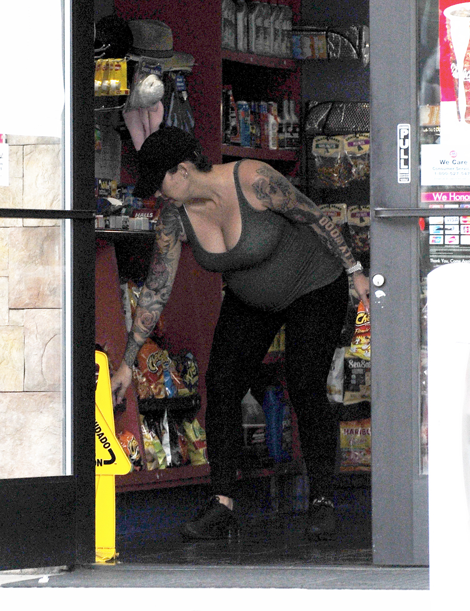 Amber Rose New Hair Pregnancy Craving
