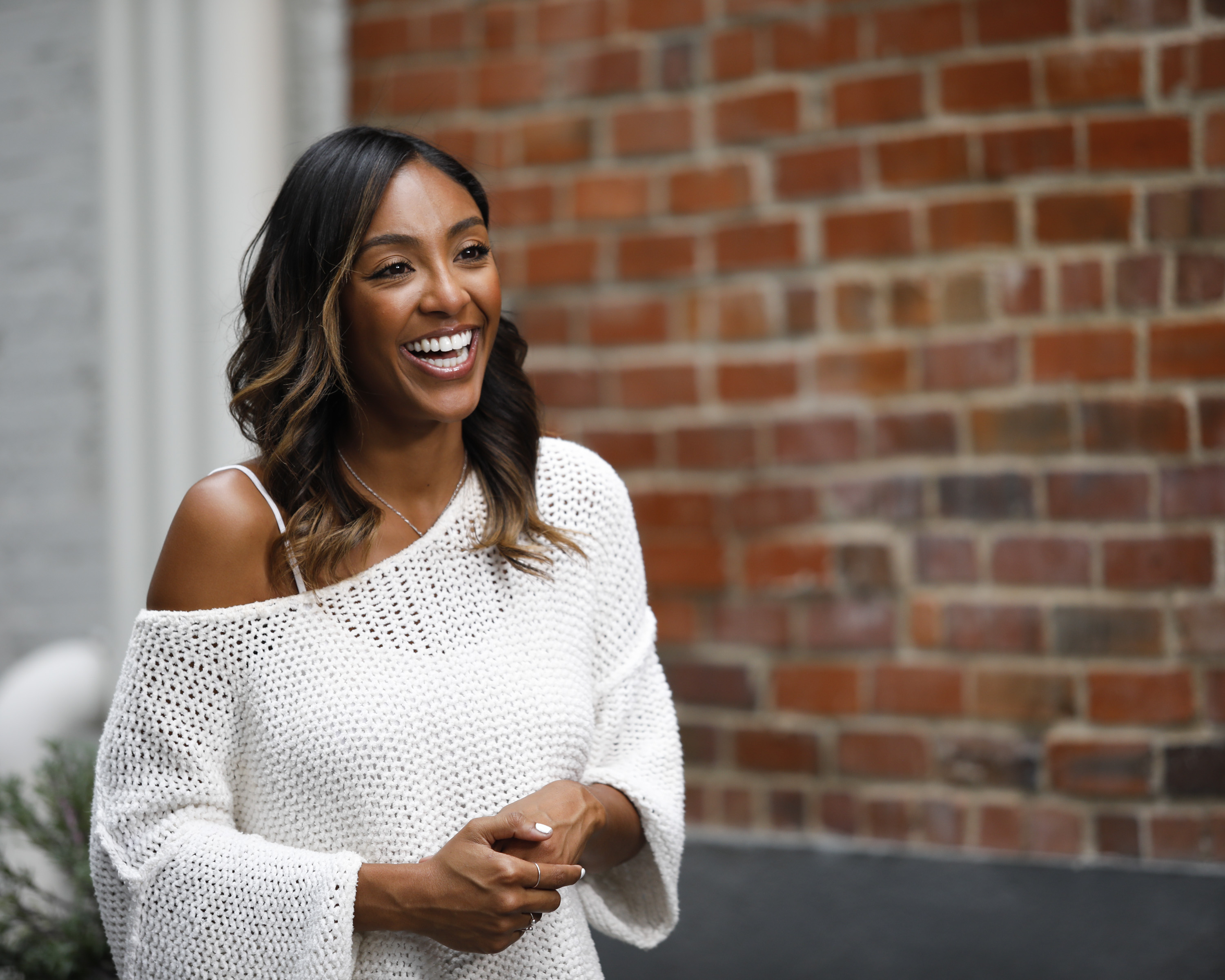 Bachelor Contestant Tayshia Smiles in White Off the Shoulder Sweater on Date With Colton Underwood Bachelor in Paradise Cast List
