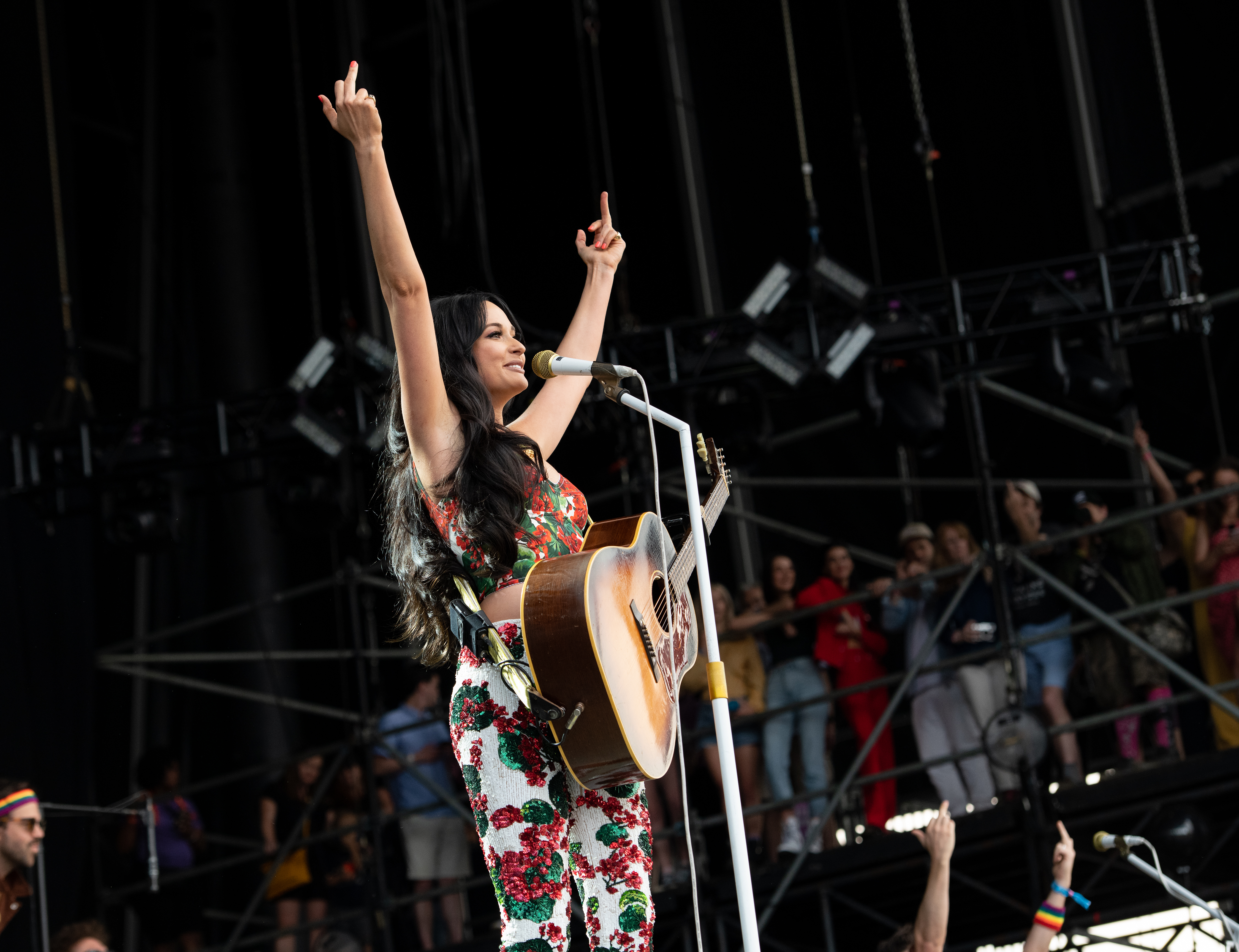 Kendall Jenner 2019 Governors Ball Music Festival Kacey Musgraves singing middle fingers