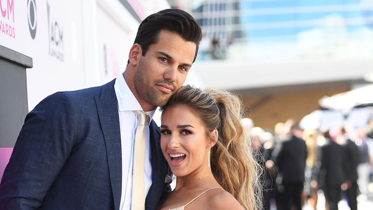Jessie James Decker and Eric Decker.