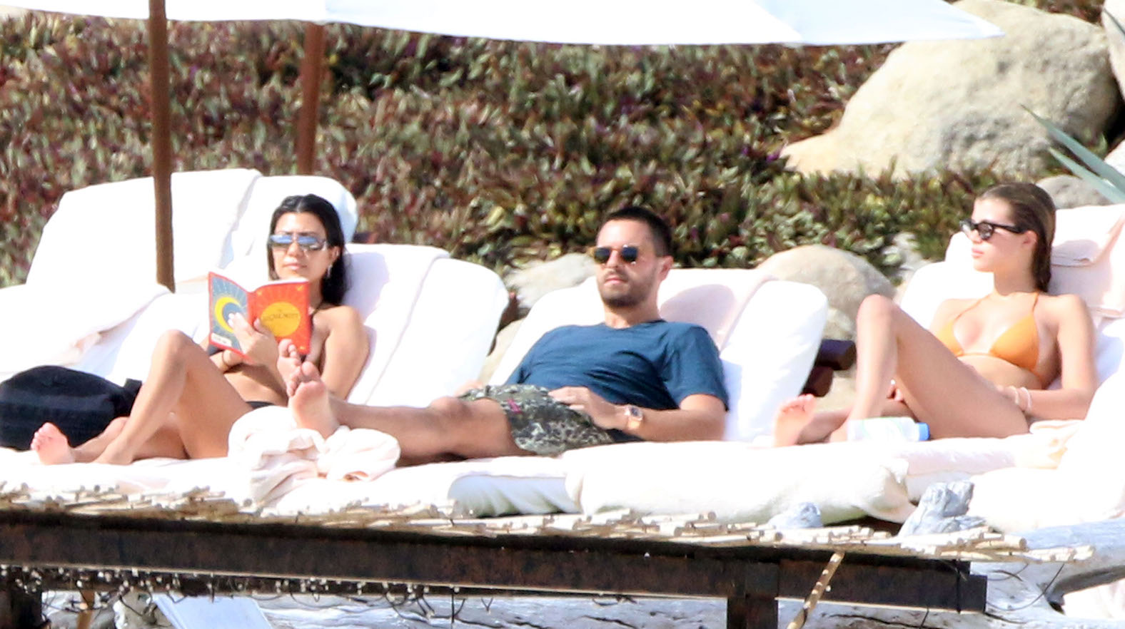 Kourtney Kardashian Scott Disick Sofia Richie mexico vacation sleeping arrangements details KUWTK