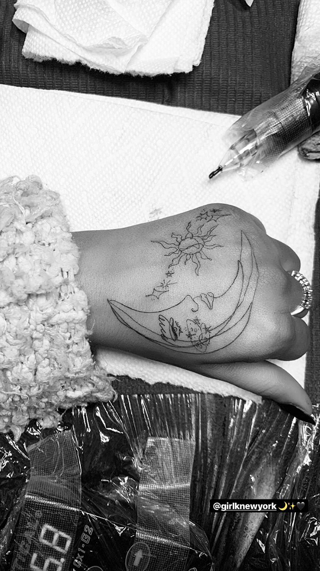 Ariana Grande Tattoos A Guide To All Of Her Pieces Of Ink