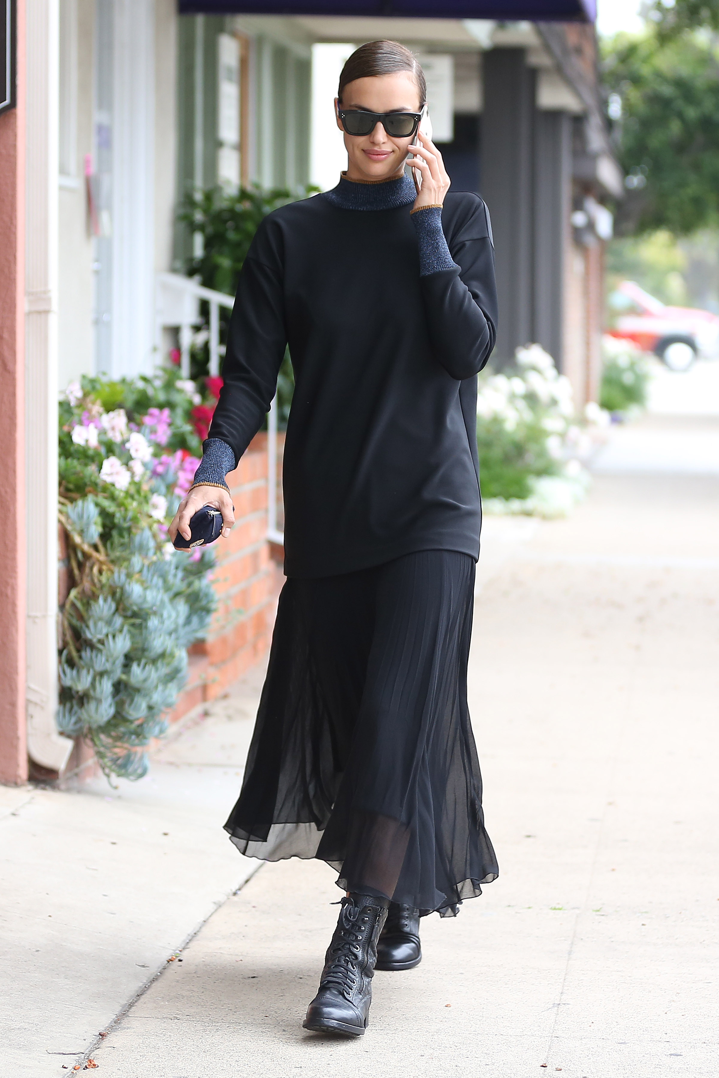 irina shayk nail salon all-black