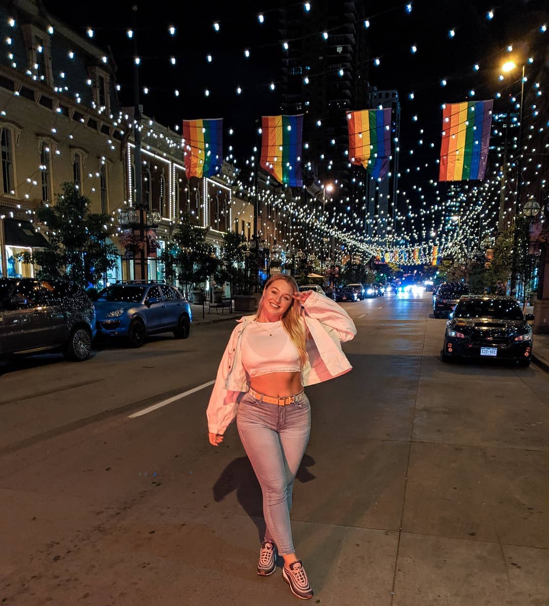 Iskra Lawrence Wears White Crop Top and Jeans in Denver