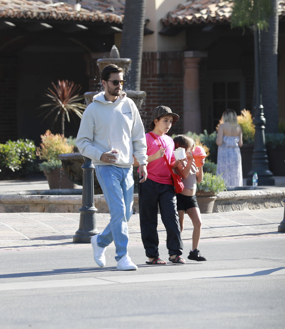 Scott Disick Mason Disick and Penelope Disick Walking