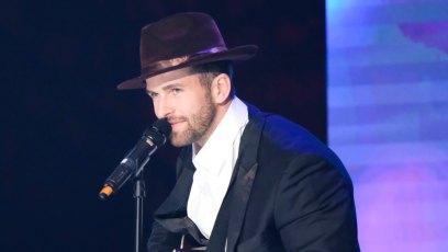 The Bachelorette Jed Wyatt Playing a Guitar and Singing Dog Food Ad