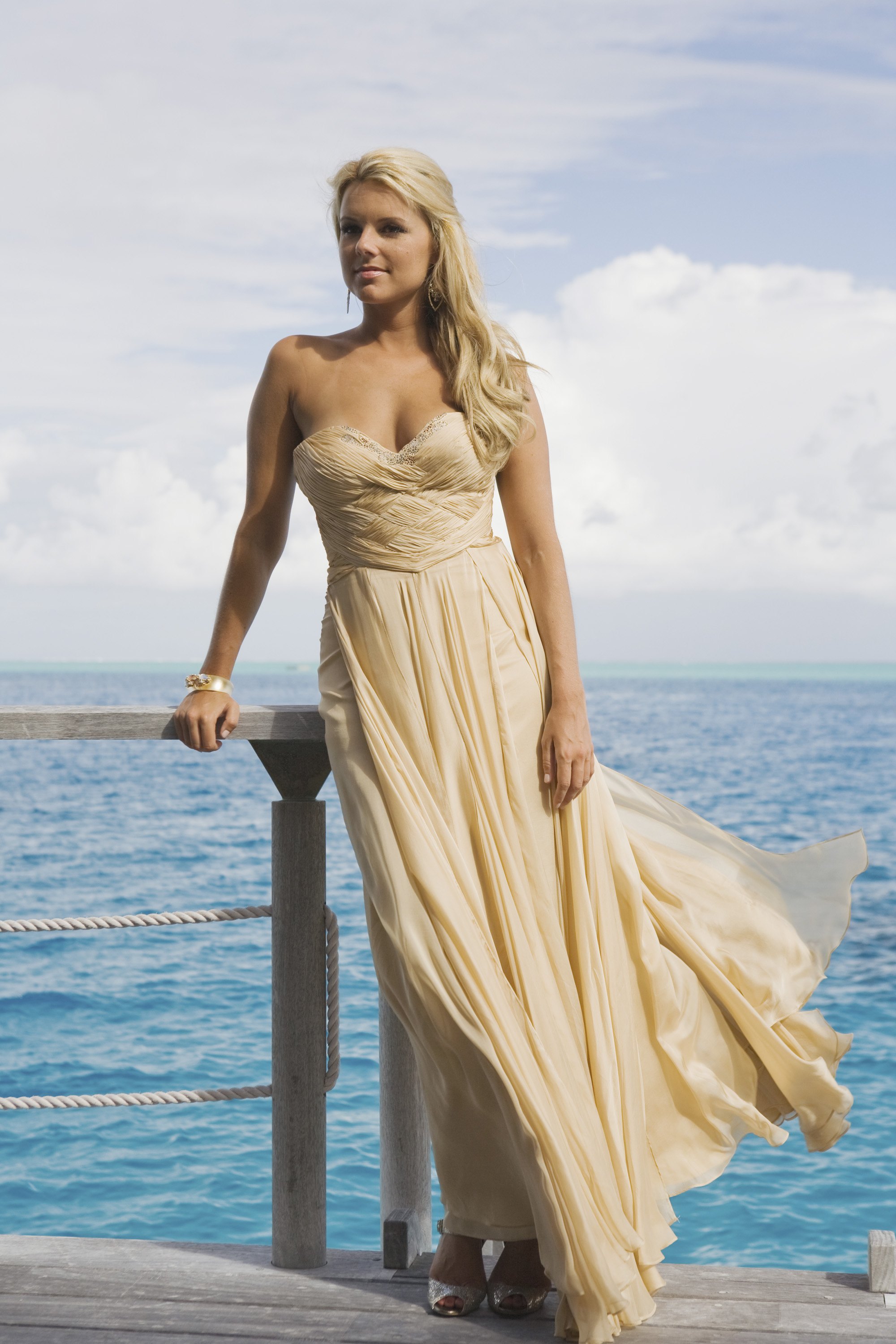 Ali Fedotowsky Bachelorette Finale season 6