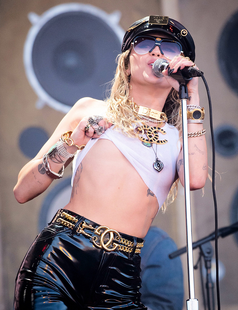 Miley Cyrus Flashes Tits Uncensored - Miley Cyrus Wears See-Through Crop Top at Glastonbury Festival