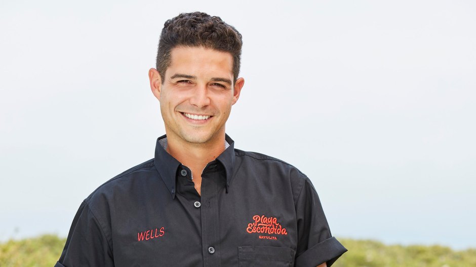 Wells Adams Is the Bartender on Bachelor in Paradise Wearing a Black Shirt