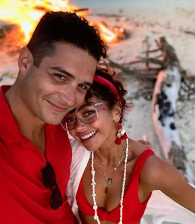 Wells Adams and Sarah Hyland Take Selfie Wearing Red on the Beach